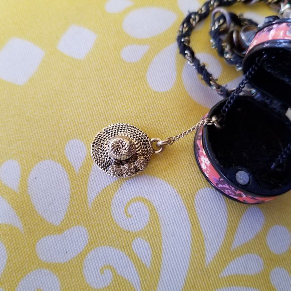 👒Betsey SUN HAT BOX Vintage Floral MIAMI CHIC Charm Necklace - GPC - Picture 7 of 14